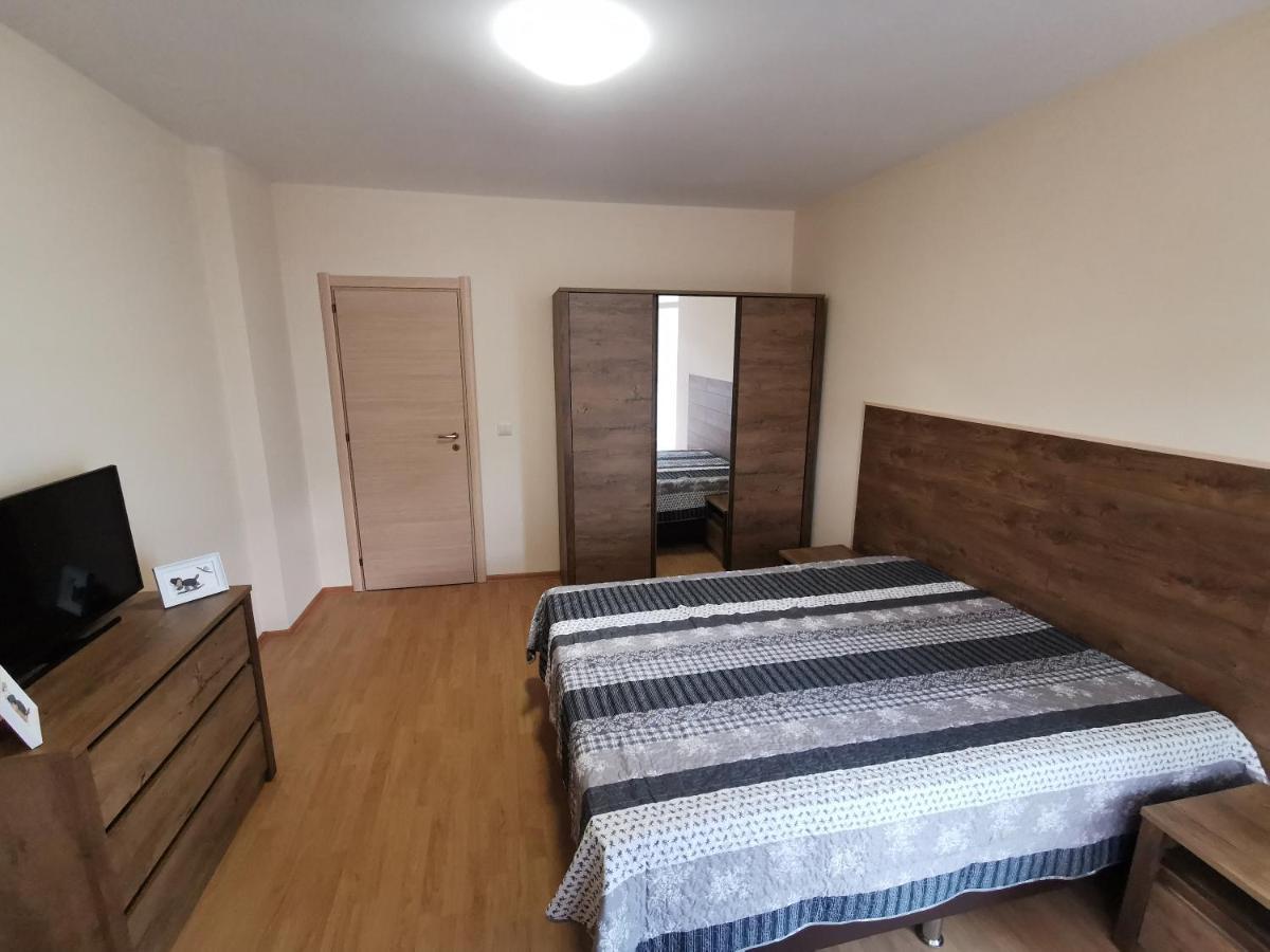 Къмпинг Градина - Апартамент С Две Спални В К-С Черноморска Звезда Apartment Chernomorets Exterior photo