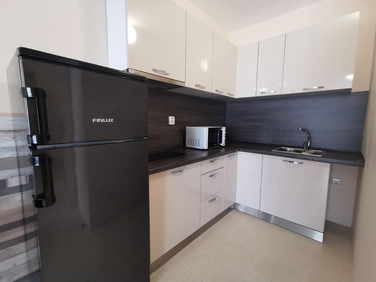 Къмпинг Градина - Апартамент С Две Спални В К-С Черноморска Звезда Apartment Chernomorets Exterior photo